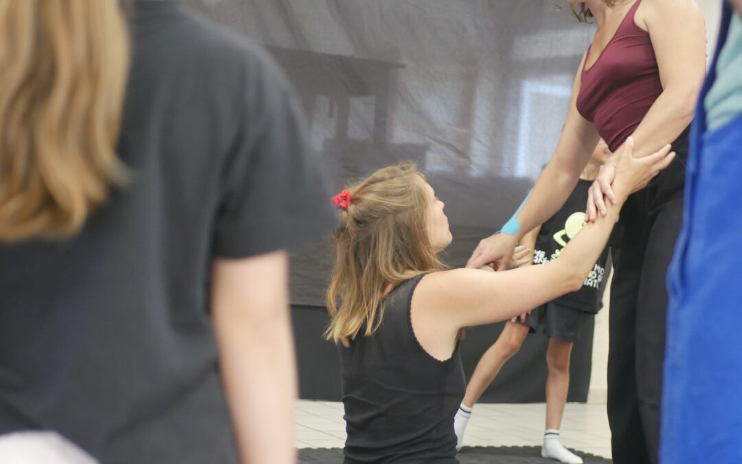 Cirque et consentement : des ateliers sensibles et un spectacle marquant pour les écoliers